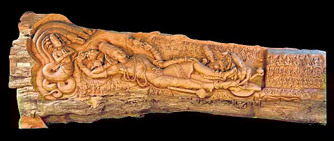The sculpted log