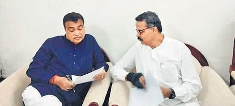 Lok Sabha MP Bhartruhari Mahtab discussing with Union Minister Nitin Gadkari at New Delhi on Wednesday