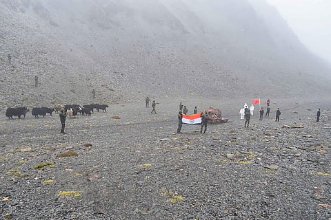Members from the Indian Army and China's PLA along the LAC in East Arunachal Pradesh (File photo | PTI)