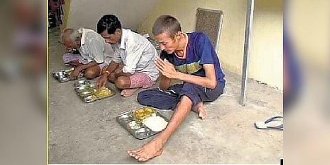 Ulluk Bek at the shelter home | Express