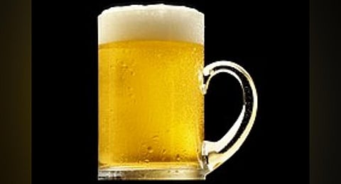 Karnataka government is said to be “mulling upon” issuing new “independent” or “stand alone” licences for Retail Vend of Beer (RVB) outlets in the 11 city corporations in the state.