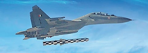 The IAF successfully firing an extended-range version of BrahMos missile from a Su-30 MKI fighter jet (File photo | PTI)