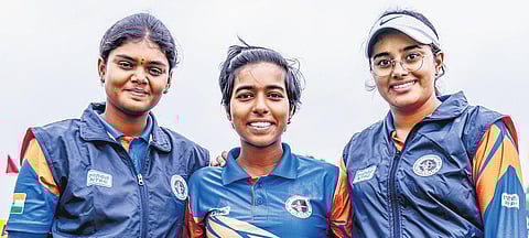 Jyothi Surekha Vennam (L) with her teammates Aditi Swami and Parneet Kaur (R) | World Archery/X
