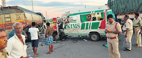 Police and locals at the mishap site in Chittoor district of Andhra Pradesh | Express