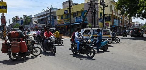 Vehicles plying dangerously at the Convent Road-Melapudur Main Road junction in Tiruchy, on Friday | MK Ashok Kumar