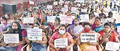 Members of Secondary Grade Seniority Teachers Association demanding equal pay for equal work on Sunday | P Jawahar