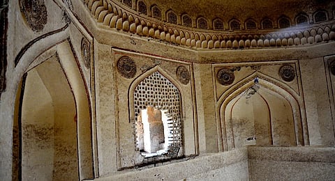 The interiors of a neglected Shor Gumbaz in Kalaburagi | EXPRESS