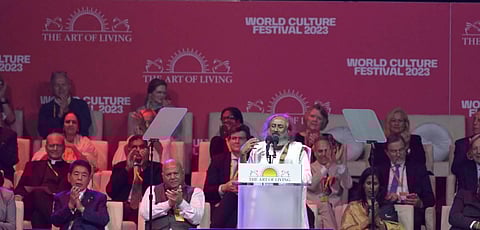 Sri Sri Ravi Shankar addressing the gathering. (Photo | Special Arrangement)