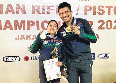 Rudrankksh Patil (R) & Mehuli Ghosh won gold in 10m air rifle mixed team event