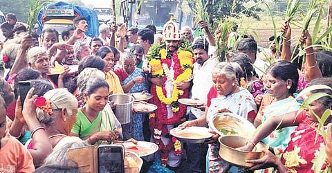 Farmers and residents of Cheyyar’s 11 panchayats welcomed Arul with garlands and celebrated his release. (Photo | Dinesh s)