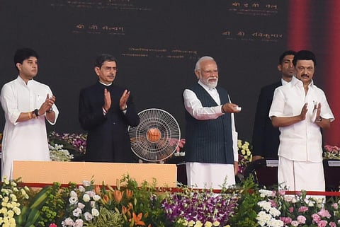 PM Modi with TN Governor RN Ravi, CM MK Stalin and Union minister Jyotiraditya Scindia (Photo | Express)