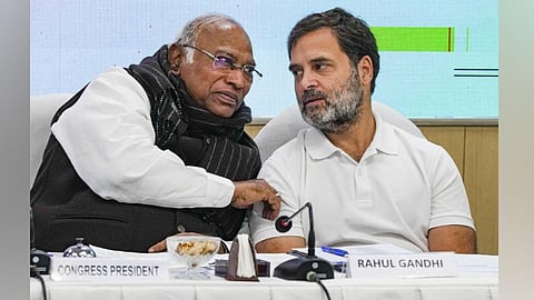 Congress President Mallikarjun Kharge with party leader Rahul Gandhi (Photo | PTI)