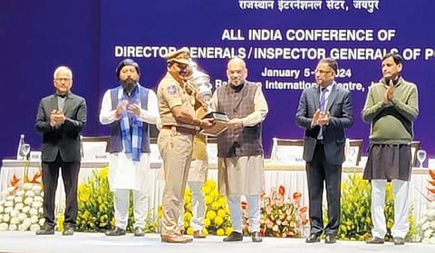 Amit Shah presents best police station award to Rajendranagar's Nagendra Babu