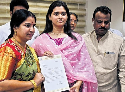 K Swetha, TDP corporator, submits her resignation on Monday | Prasant Madugula