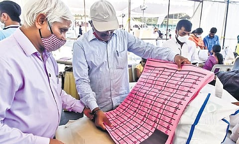 Addressing a media-conference here, president of the Odisha Congress Committee (OPCC) Bhakta Charan Das said such a move will ensure a fair and transparent electoral process.