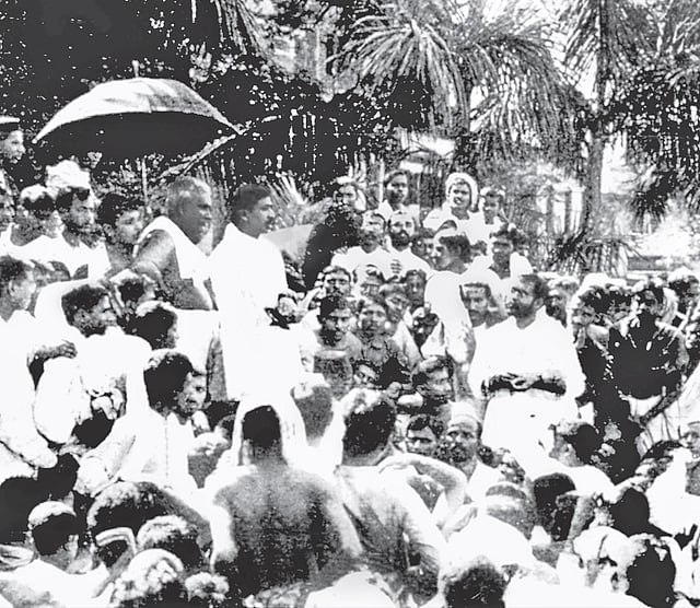 Sri Aurobindo giving a speech in Beadon Square, Calcutta, on Partition Day, October 16, 1909