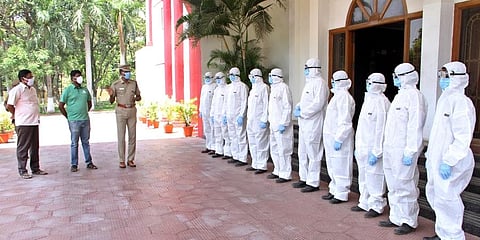 The total number of COVID-19 affected people in India have crossed 950. (Photo | PTI)