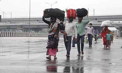 Maigrants worker on their way to home duirng the nationwide lockdown to control the spread of coronavirus pandemic. (Photo | Anil Shakya, EPS)