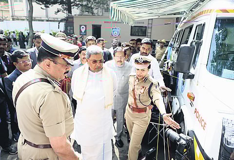 DG&IGP Alok Mohan recieves Chief Minister Siddaramaiah and Home Minister Dr G Parameshwara at his office in Bengaluru on Tuesday.