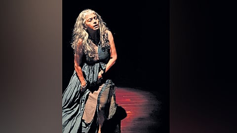 Artist n Kirtana Kumar.