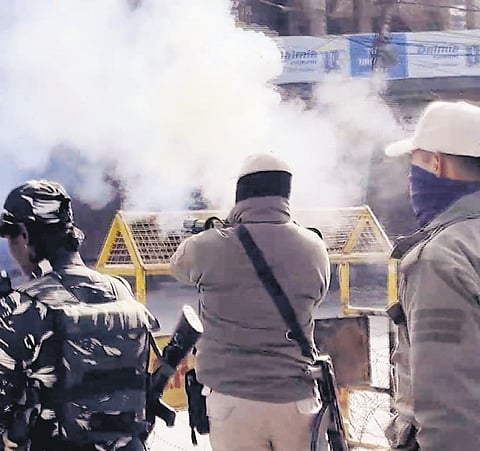 Cops fire tear gas towards women who came to meet Manipur CM in Imphal.