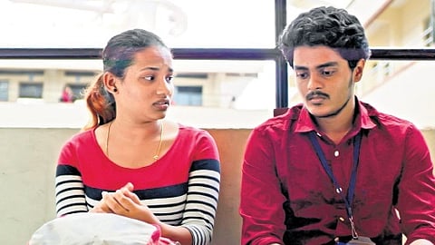 A still from the film Hadinelentu