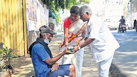 The Father-daughter duo runs a shelter home for mentally ill women and helps police perform the last rites of unclaimed bodies.