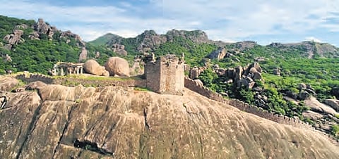Kondaveedu Fort has become a major tourist spot in the Guntur district.