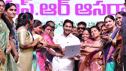 CM YS Jagan releases financial assistance under YSR Aasara at Urvakonda in Anantapur district.