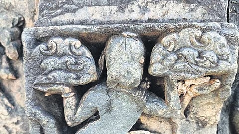 A sculpture at Lakkundi Kashi Vishveshwara temple depicts Hanuman carrying hills.