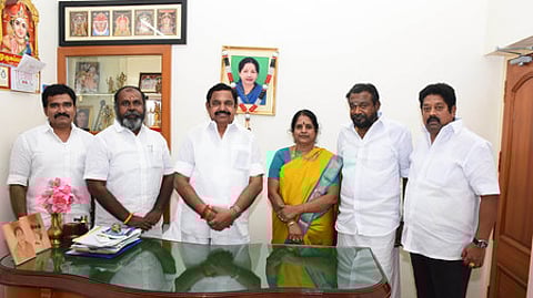 Chairperson of Usilampatti municipal council Sakunthala Kattabomman quit the DMK and joined AIADMK in the presence of party general secretary Edappadi K Palaniswami in Salem on Tuesday.