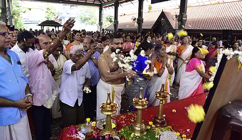 Ezhikode Krishnadas Namboothiri offering aarti at Pavakkulam Siva temple as part of the occasion of Pranapathista of Lord Ram temple in Ayodhya