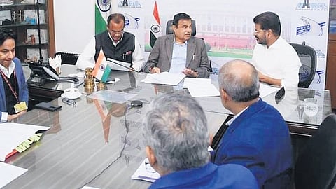 Chief Minister A Revanth Reddy, Deputy CM Mallu Bhatti Vikramarka and R&B Minister Komatireddy Venkat Reddy discuss road projects with Union Minister Nitin Gadkari