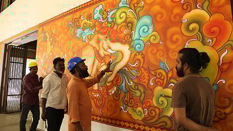 Naveen Kumar’s team includes Kunjan Manassery, B Murali, Saju Mancheri, Ramesh Iringalakuda, Surendran Ernakulam, Anish Wayanad and Jainish Ullieri. Delhi native Pooja Kashyap is the project’s curator.