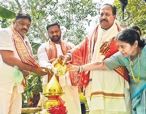 Deputy CM Kottu Satyanarayana during the inauguration of the temple near Kanaka Durga temple