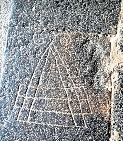 Idea of a community in Aadu Puli Aattam