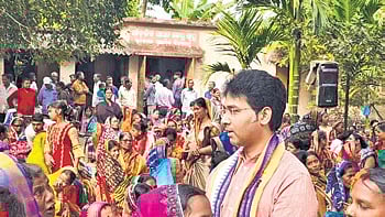 Aravind engaging with supporters