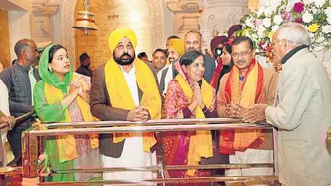 CM Arvind Kejriwal, his Punjab counterpart Bhagwant Mann with their family