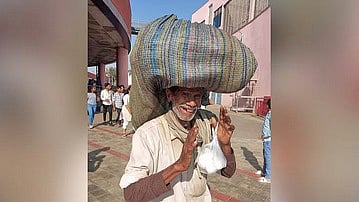 The farmer who was not allowed to board the Metro train.