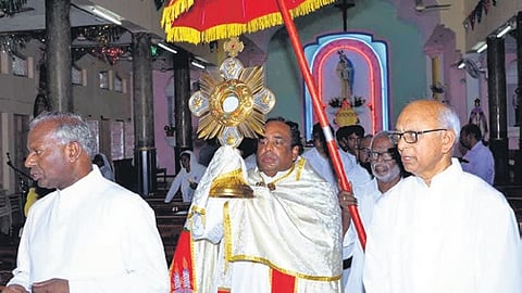 Vijayawada Catholic Church Monsignor Rev Father Muvvala Prasad accompanied by Shrine Rector Yeleti William Jayaraju Swami, extended gratitude to the multitude of devotees, who journeyed from distant places to take part in the sacred nine-day prayers.