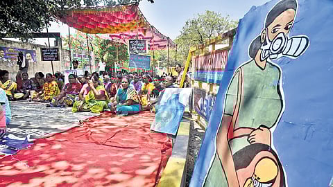 Residents continuing their protest demanding the permanent closure of the Coromandel International Limited at Periyakuppam in Ennore