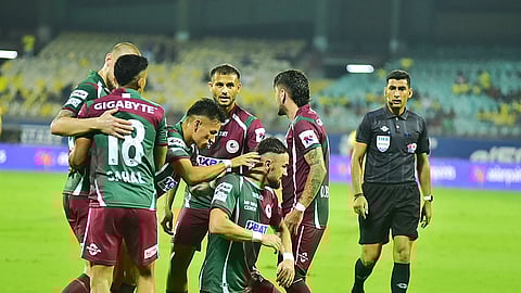 Mohun Bagan Super Giant players celebrate Armando Sadiku’s goal against Kerala Blasters FC in the ISL match at JLN Stadium in Kochi on Wednesday. Mohun Bagan won 4-3.