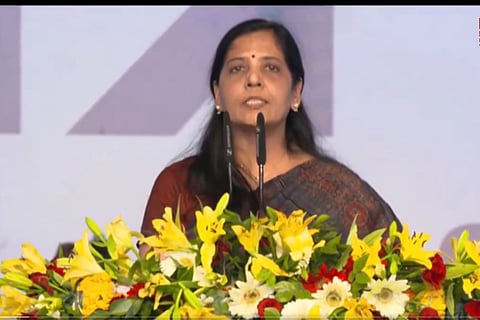 Sunita Kejriwal at the INDIA bloc rally held at Ramlila Maidan