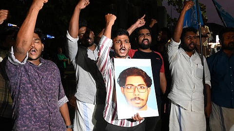 KSU workers protesting in Kozhikode against the death of Sidharth.