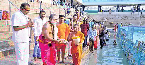 Vedic scholars performed rituals on the first day of the Shiva Kalyanam in Vemulawada on Wednesday