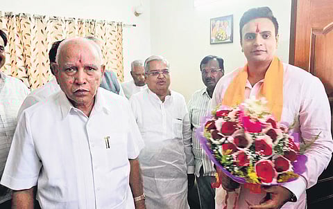 Scion of erstwhile Mysuru royal family Yaduveer Krishnadatta Wadiyar meets
BJP leader BS Yediyurappa at the latter’s residence in Bengaluru on Thursday