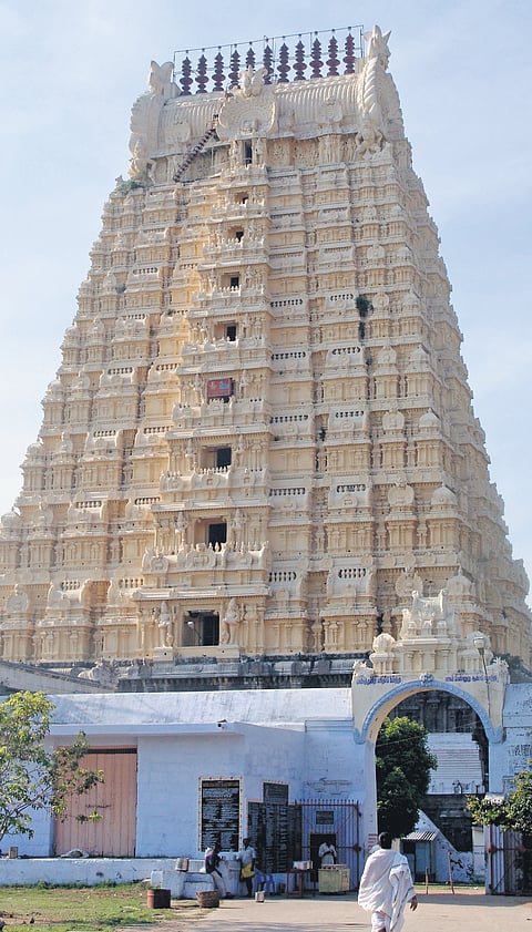 Gopuram of the Ekamranatha
temple in Kancheepuram (Vijayanagara era)