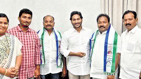 APCC general secretary Madireddy Jagan Mohan Reddy and other leaders joined the YSRC in the presence of CM YS Jagan Mohan Reddy on Tuesday