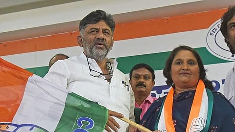 Geetha Shivarajkumar (R)