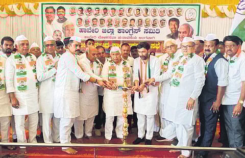 Cooperation Minister HK Patil and other senior Congress leaders at an election campaign in Haveri on Wednesday